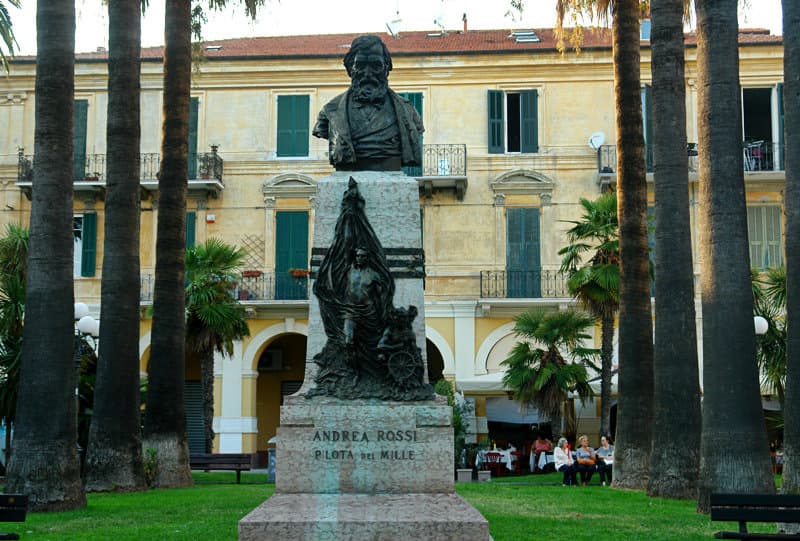 A sculpture of a square in Diano Marina